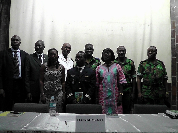 Littérature: Cérémonie de dédicace de l’œuvre ’’inspecteur Oyidou’’ du lieutenant-colonel Odjé Saga